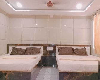 Gm Residency - Velankanni - Bedroom
