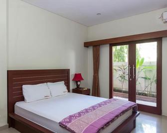 RedDoorz @ Danau Tondano Sanur - Denpasar - Habitación
