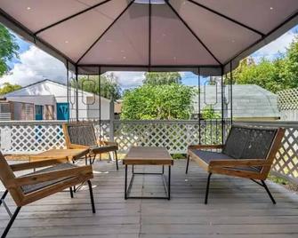 The Bohemian - Red Deer - Patio