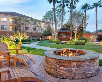 Courtyard by Marriott Milpitas Silicon Valley - Milpitas - Patio