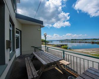 Greenfield Lodge Hotel Bar & Bistro - Galway - Balcony