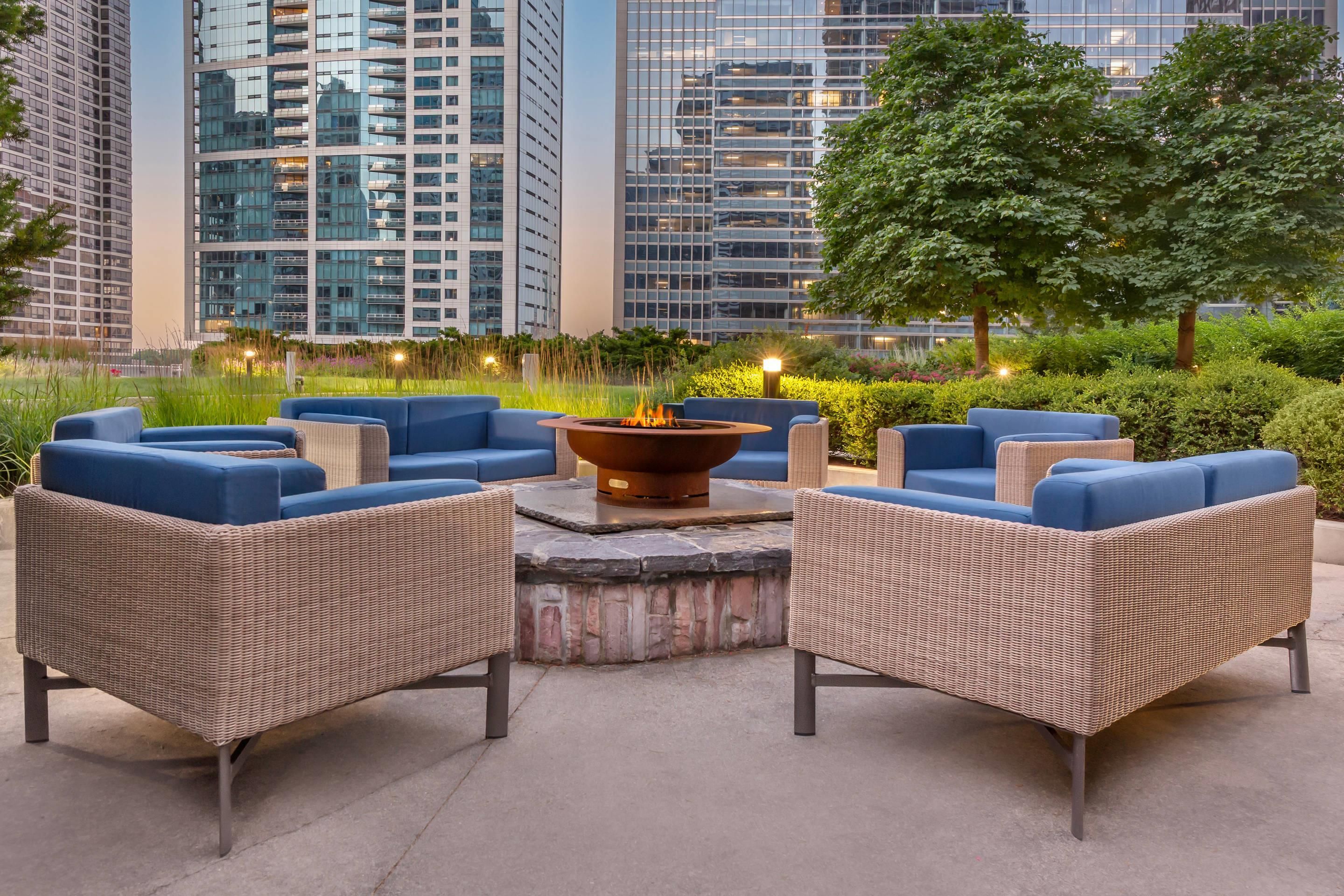 Radisson Blu Aqua Hotel, Chicago, IL - שיקאגו - שירותי מקום האירוח