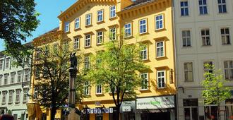 Saint Shermin - Viena - Edificio