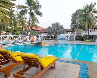 Novotel Goa Dona Sylvia Resort - קייבלוסים - בריכה