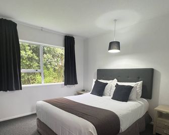 Asure Green Gables Motel - Lower Hutt - Bedroom