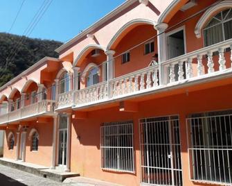 Hotel Real de San Pedro - Batopilas - Edificio