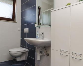 Apartment Mare - Srima - Bathroom