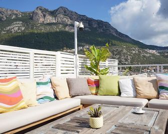 Hideaway - קאס - מרפסת