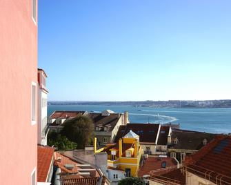 Solar dos Mouros - Lisbon - Balcony