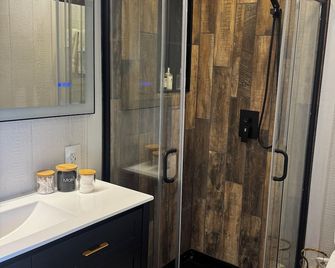 Eagle's Landing Lodge - Custer