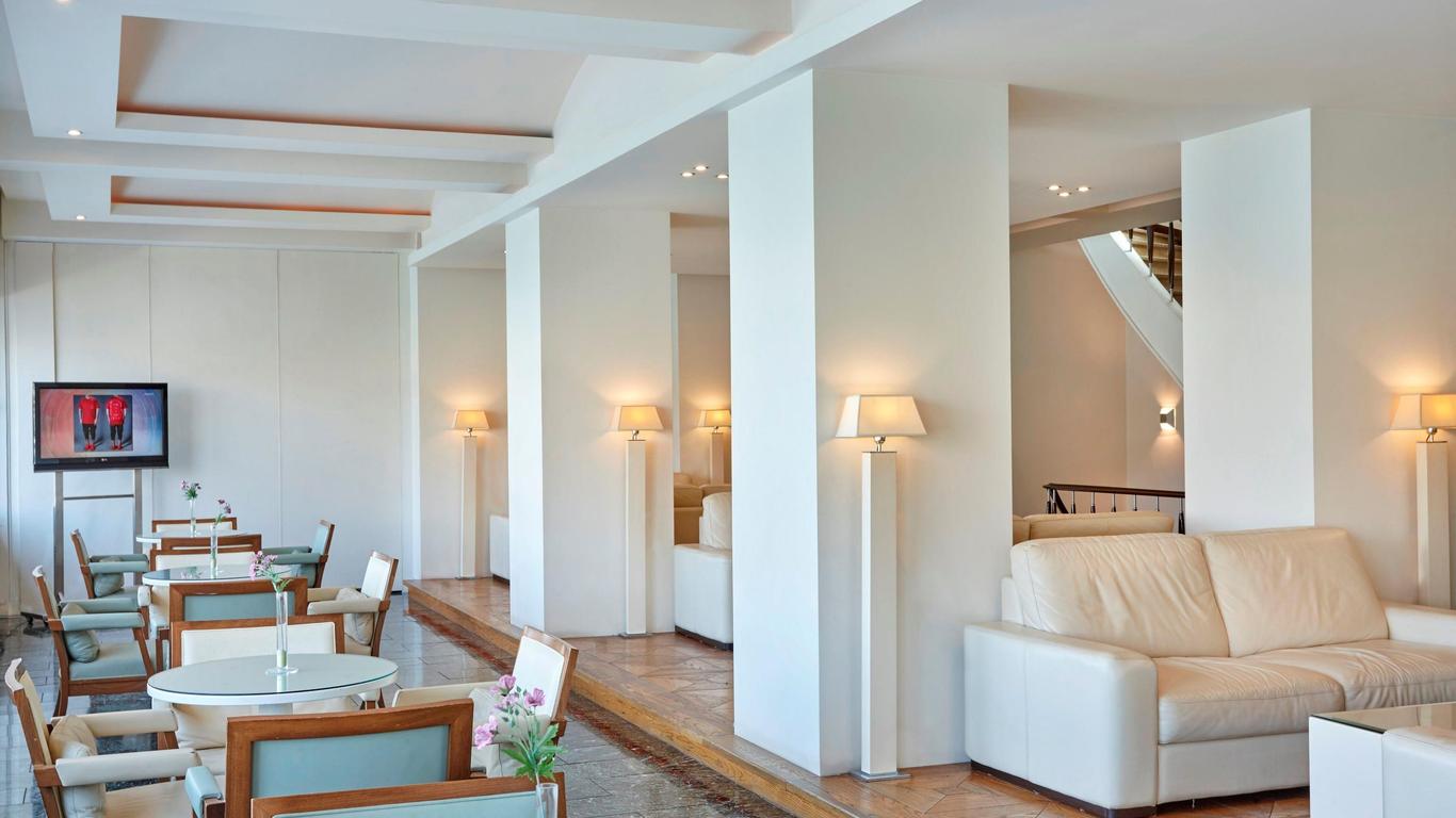 Lucy Hotel