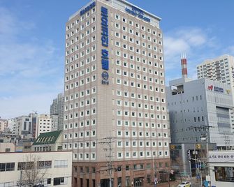 Toyoko Inn Busan Seomyeon - Busan - Building