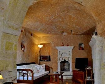Hideaway Cave House with Garden - Ürgüp - Oturma odası