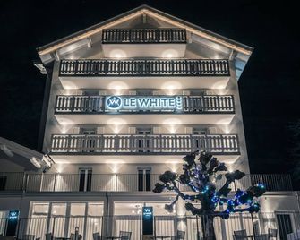 Le White - Champéry - Building