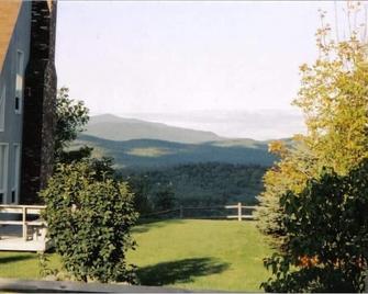 Tenney Mountain Getaway with Magnificent Views of the White Mountains - Plymouth - Outdoor view