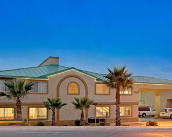 Days Inn by Wyndham San Antonio Airport - San Antonio - Bygning
