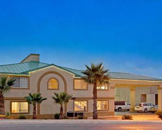 Days Inn by Wyndham San Antonio Airport - סן אנטוניו - בניין