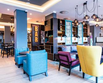 Premier Inn Essen City Centre - Essen - Lobby