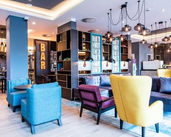 Premier Inn Essen City Centre - Essen - Lobby