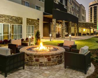 Courtyard by Marriott New Orleans Westbank/Gretna - Gretna - Patio