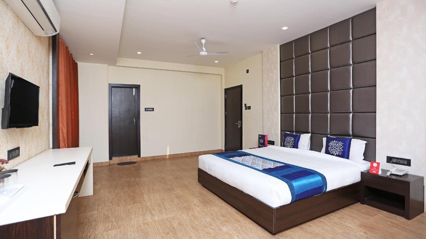 Super Capital O Niharika Guest House