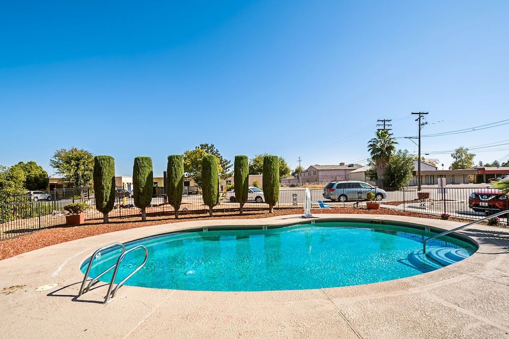 Sutter Inn - Yuba City - Piscine