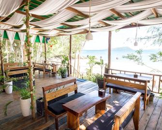 White Beach Bungalows on Koh Rong - Koh Rong - Patio