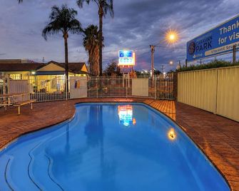 Dubbo Holiday Park - Dubbo - Piscina