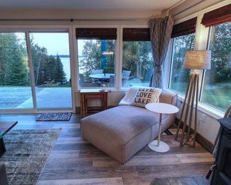 Loon's Nest on Superior - An adventure for every season! - Thunder Bay - Living room