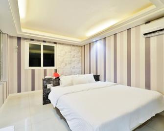 Songjeong V Hotel - Pusan - Yatak Odası