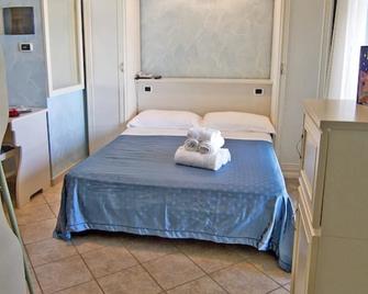 Hotel Capital - Cupra Marittima - Habitación