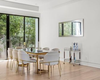 Luxurious Retreat - Modern House with Pool - Los Angeles - Menjador