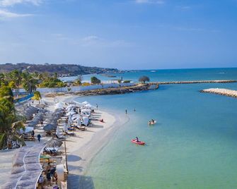 Palmarito Beach Hotel - Tierra Bomba - Beach
