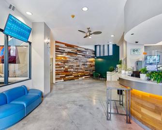 Little Italy Inn - Limited Service Apart Hotel - San Diego - Recepción