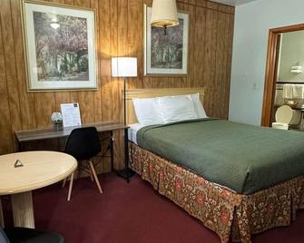 Hillcrest Motel - Norton - Bedroom