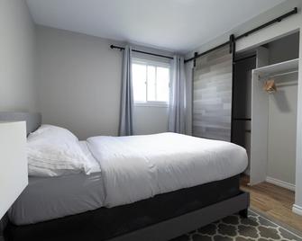 Graceful Suites - Kemptville - Bedroom