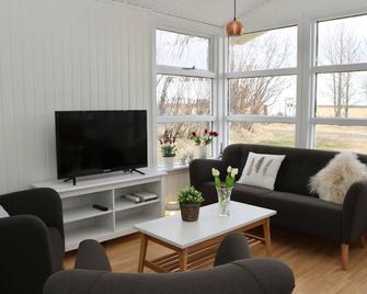 Miðhraun - Lava resort - Eyja- og Miklaholtshreppur - Living room