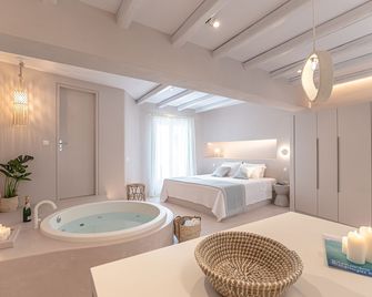 Antony Suites (Adults Only) - Naxos - Habitación