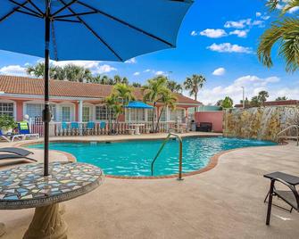 Blind Pass Resort Motel - St. Pete Beach, Florida - Pool