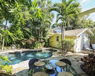 Mango Haus - Savor Tropical Living by a Lush Lagoon Pool - West Palm Beach - Piscina