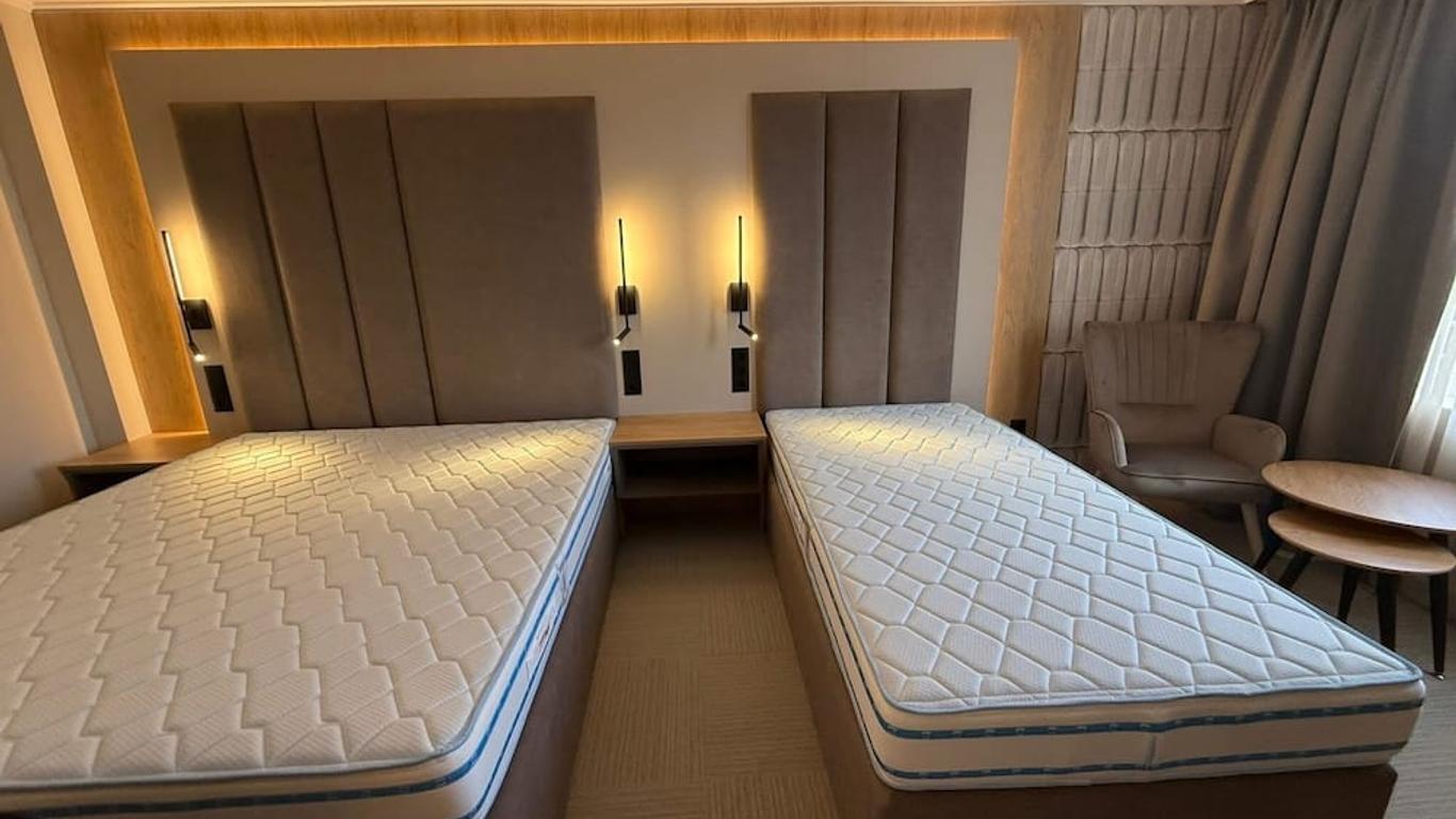 Hotel Luxor
