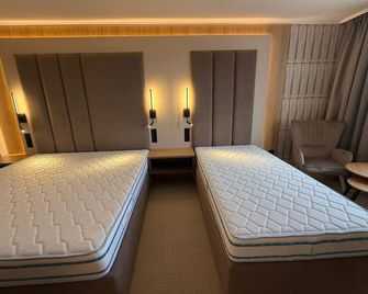 Hotel Luxor - בורגאס - חדר שינה