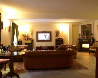Hotel Lion - Roure - Living room