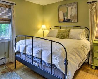Bainbridge Island Abode Less Than 1 Mi to Winslow! - Bainbridge Island - Bedroom