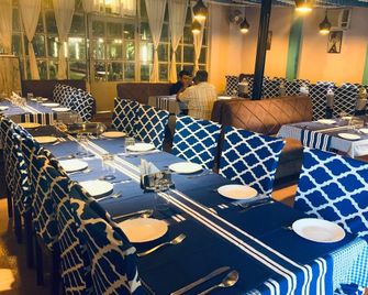 Agra Camps And Resort - Agra - Restaurant