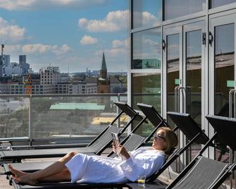 Grand Hyatt Berlin - Berlin - Balcony