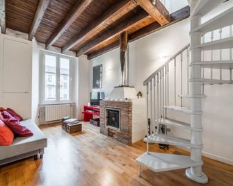 VivimiHome - Elegant apartment 10 minutes from the Duomo - Milán - Sala de estar