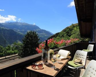 Long & Short Stay Hotel Bahnhof Ausserberg - Ausserberg - Balkón