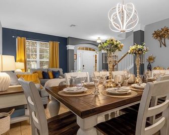 6BR Pool Villa at Windsor Hill - Near Disney World - Coffeyville - Dining room