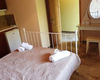 Studios Lefkada - Sivros - Schlafzimmer
